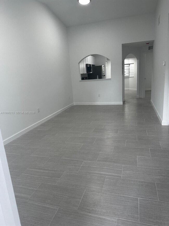 Building Photo - 2930 SE 12th Rd