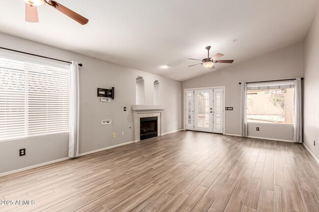 Building Photo - 10438 E Star of the Desert Dr