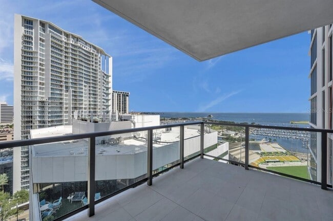 Building Photo - 301 1st St S