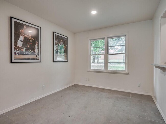 Building Photo - 1512 Bedford Ln