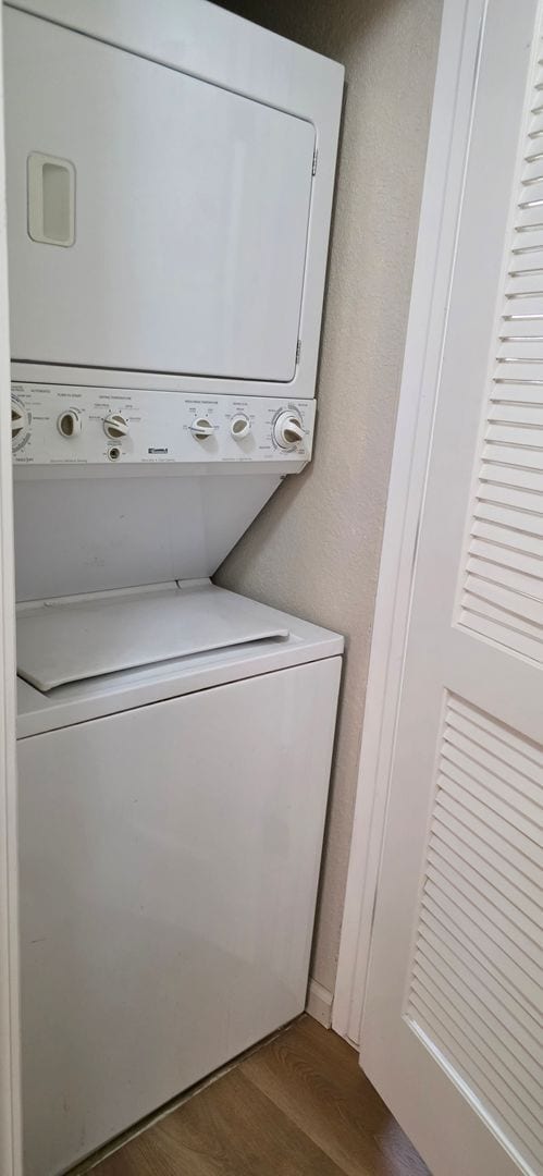 Building Photo - 200 Country West Rd