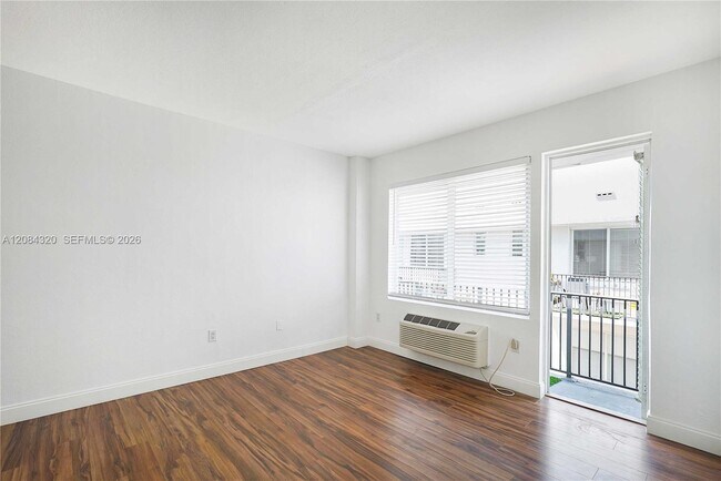 Building Photo - 320 80th St