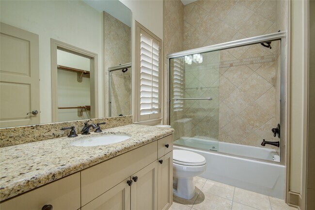 Building Photo - 5346 Val Verde St