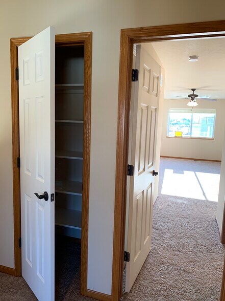 Building Photo - 9052 Tumbleweed Dr