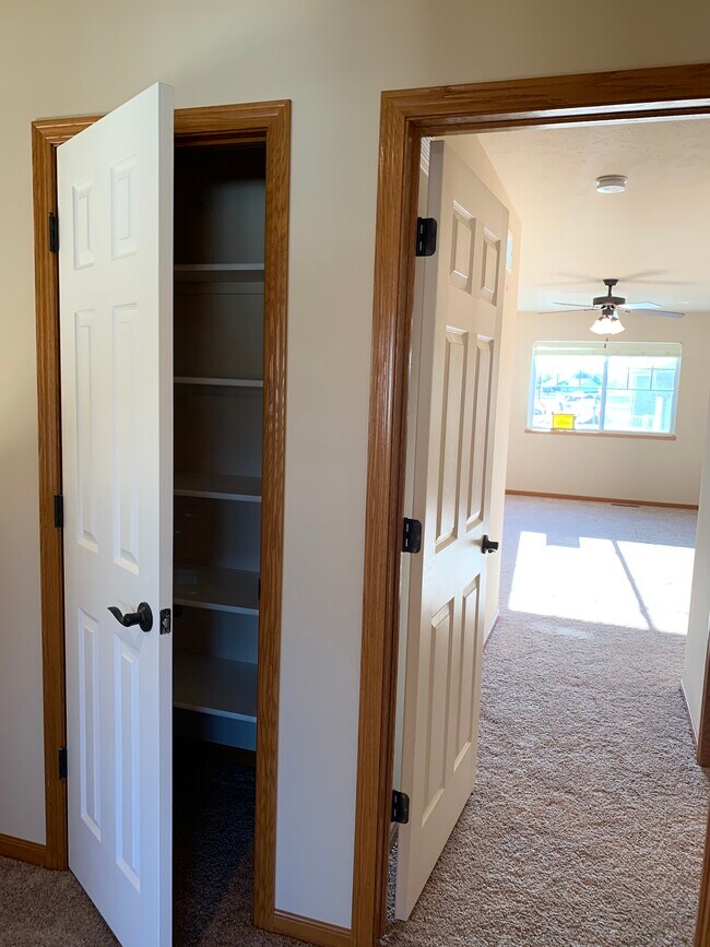 Building Photo - 9052 Tumbleweed Dr