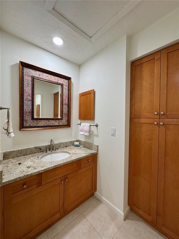 Building Photo - 5222 Myrtle Wood