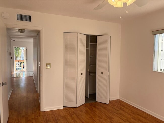 Building Photo - 230 Bedford E