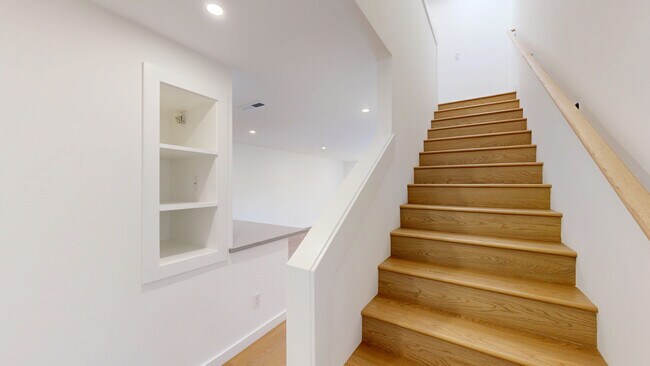 Building Photo - 50 Corte Real