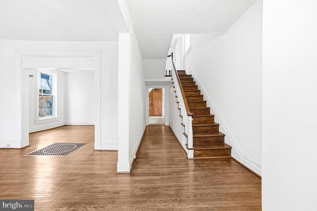 Building Photo - 3110 Main St