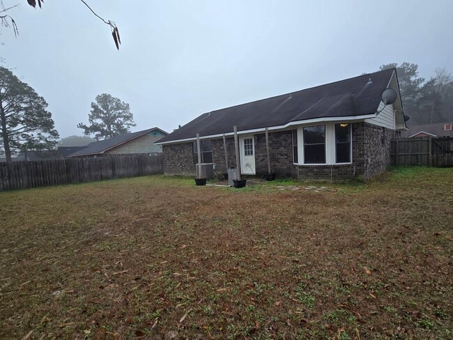 Building Photo - 1304 Tower Dr