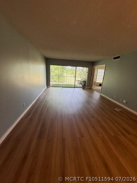 Building Photo - 2800 N Palm Aire Dr