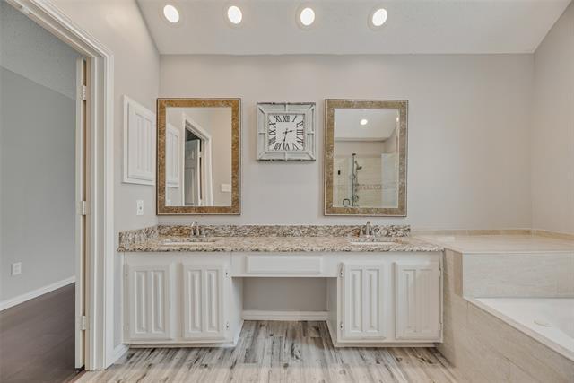 Building Photo - 1501 Mission Ridge Trail