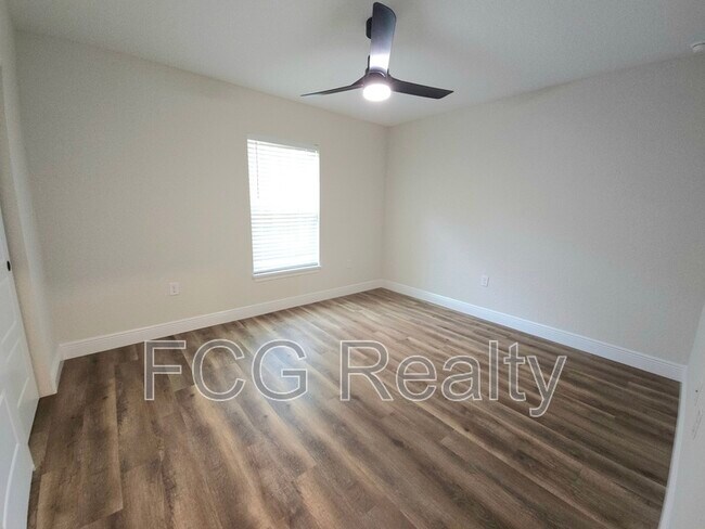 Building Photo - 6551 Hemlock Rd