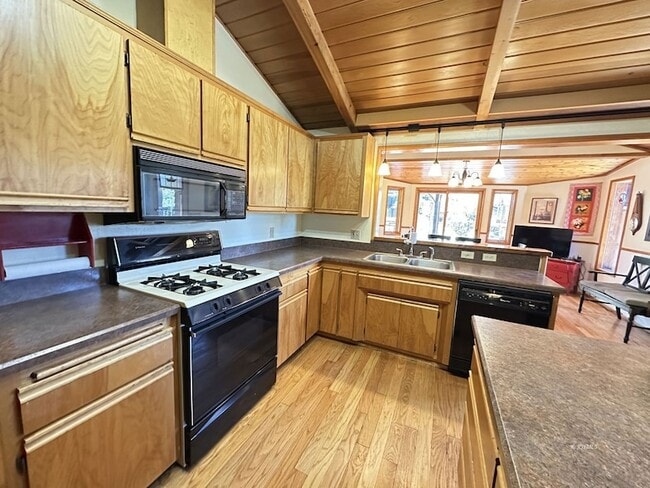 Building Photo - 26748 Mcmahan