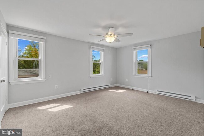 Building Photo - 1072 River Bay Rd