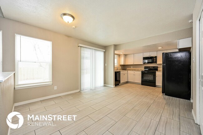 Building Photo - 1523 S Carson St