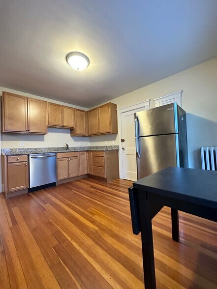 Building Photo - 7 Stedman St