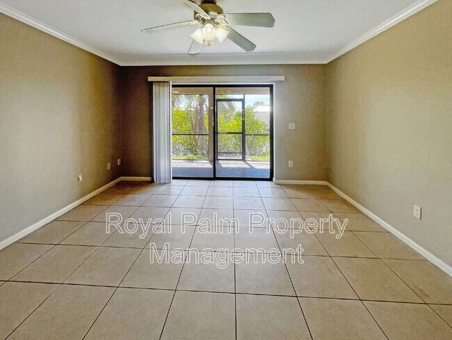 Building Photo - 4530 SW 10th Ave