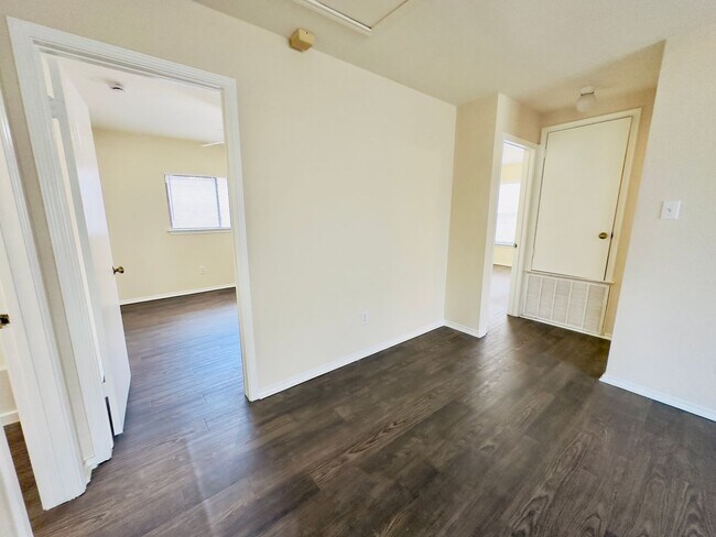 Building Photo - Spacious 4-Bedroom Home in Westwood – Lean...