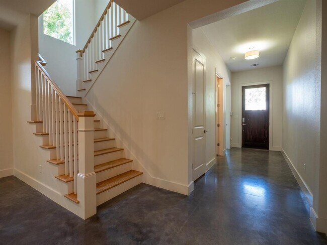 Building Photo - 5001 Woodrow Ave