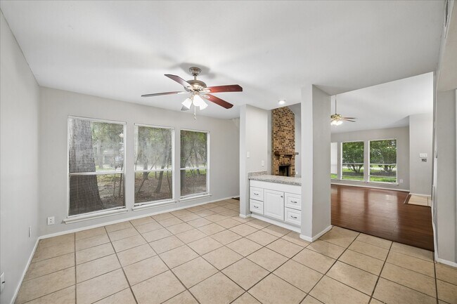 Building Photo - 2 Goldthread Ct