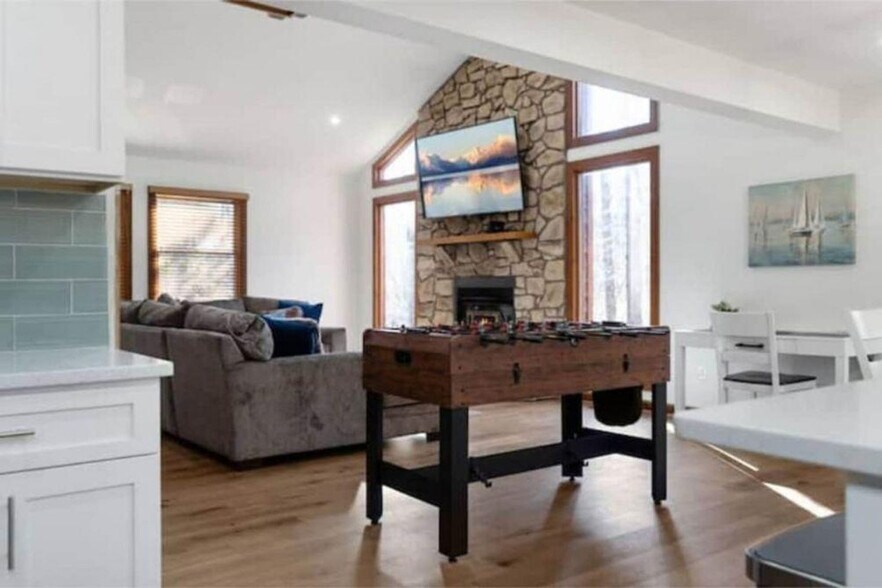 Building Photo - 547 Tall Pines Dr