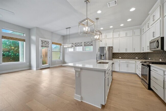 Building Photo - 5820 Harper Park Dr