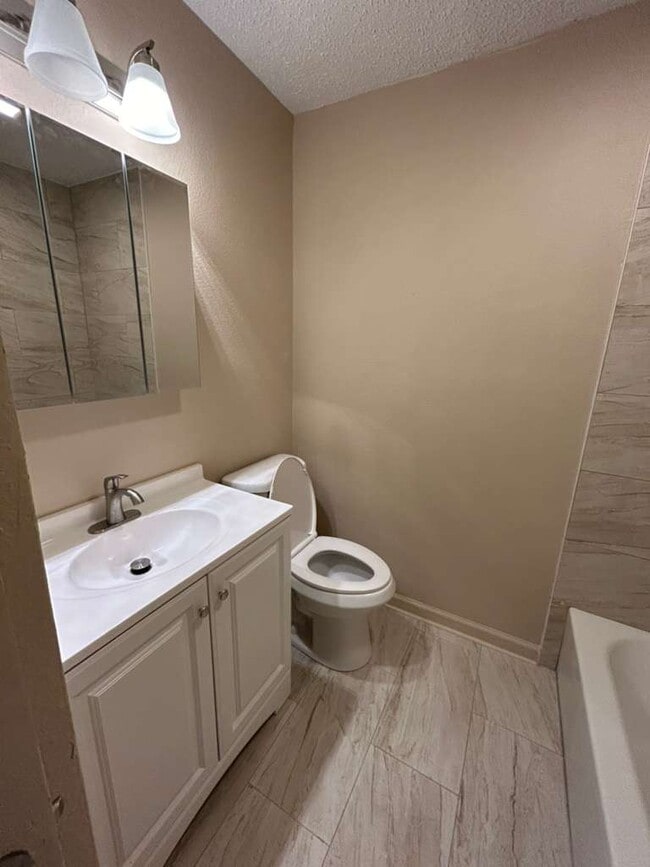 Building Photo - 2604 Richland St