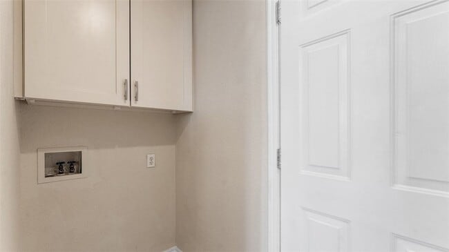 Building Photo - 829 S Liberty Dr