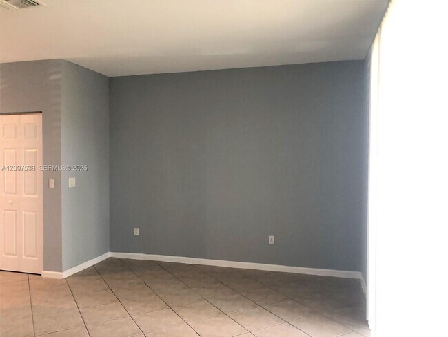 Building Photo - 8209 SW 25th Ct