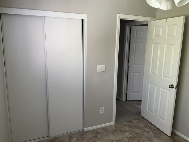 Building Photo - 8975 Spring Peeper Ave