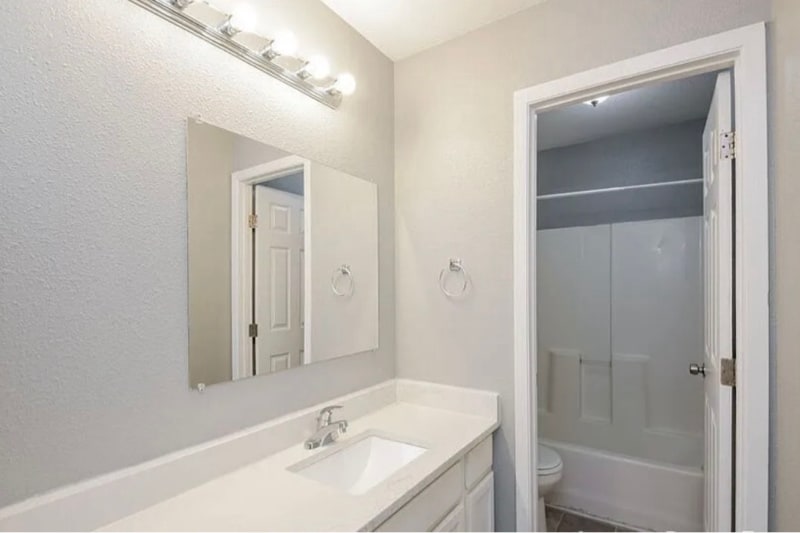 Building Photo - 14525 E 47th Dr