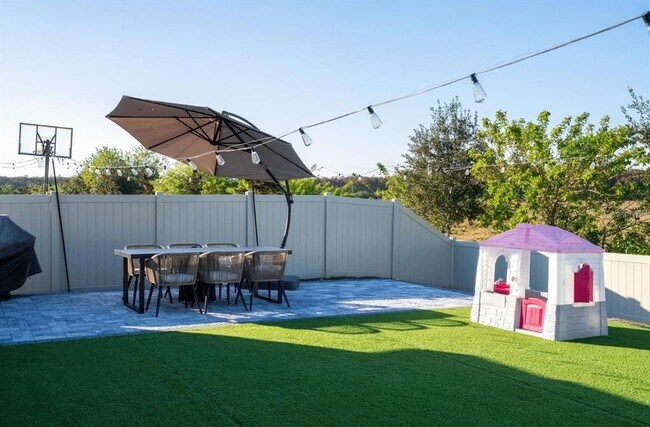 Building Photo - 5391 Preserve Blvd