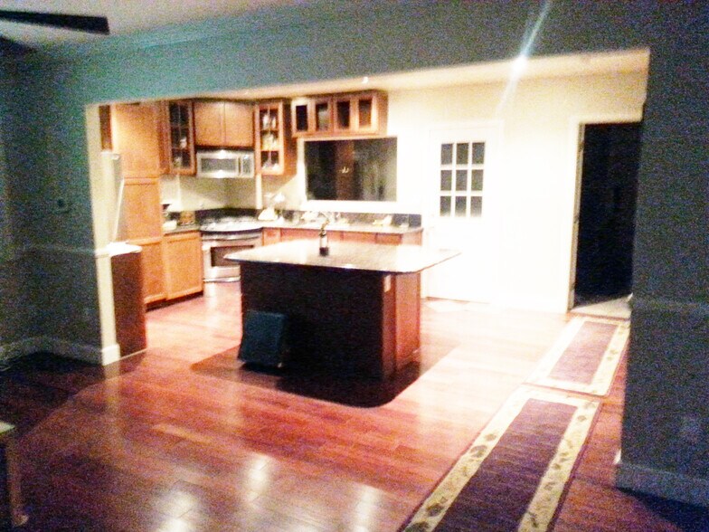 Building Photo - 4863 Rubidoux Ave