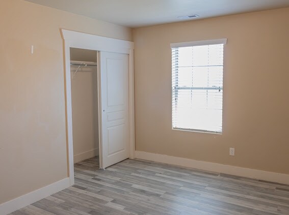 Building Photo - 1532 N Venetian Way