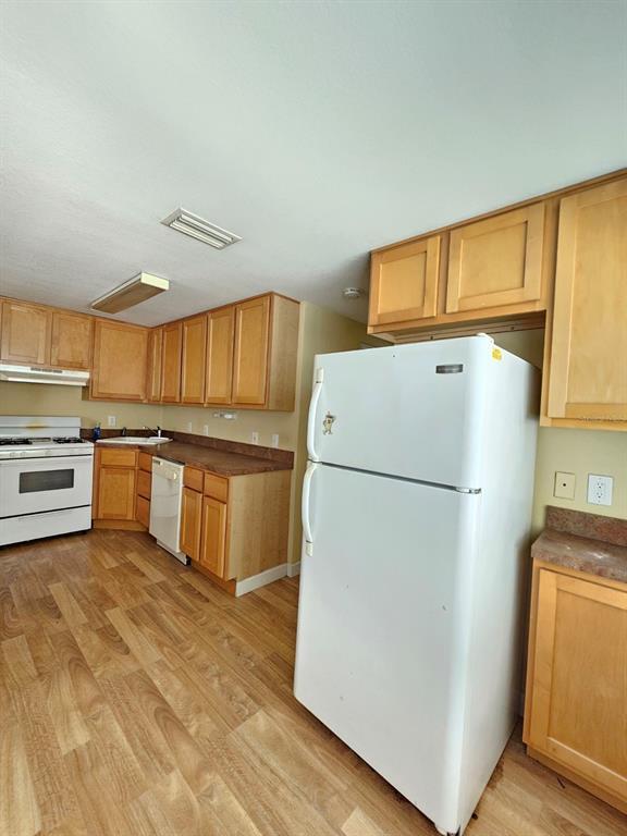 Building Photo - 117 N Evergreen Ave
