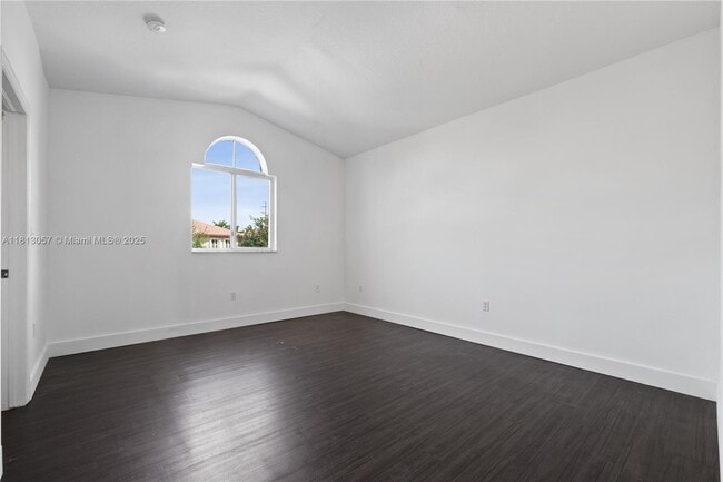 Building Photo - 1180 NE 41st Ave