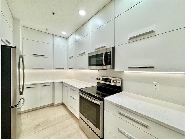 Building Photo - 4207 S Dale Mabry Hwy