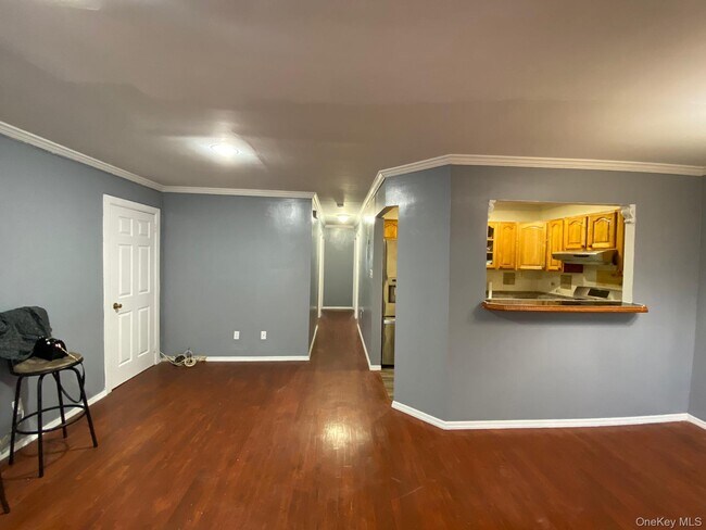 Building Photo - 139-03 Lakewood Ave