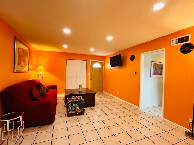 Building Photo - 8871 Belmont St