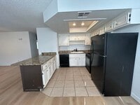 Building Photo - 2 Bedroom 2 bath Condo!