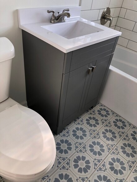 Building Photo - 10641 S Artesian Ave