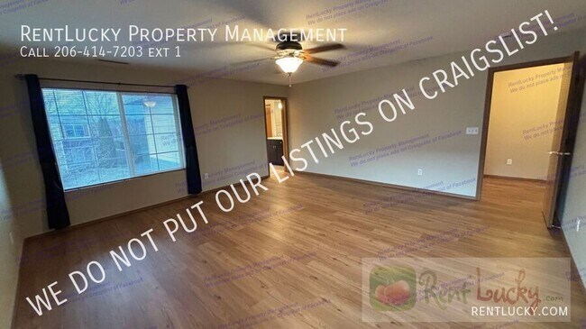 Building Photo - 9441 Country Hollow Dr E