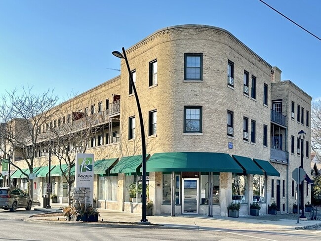 Building Photo - 735 Judson Ave