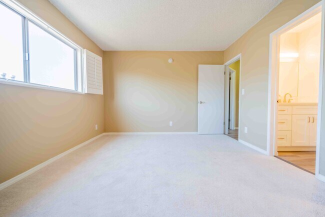 Primary bedroom - 11871 Idaho Ave