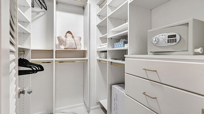 Building Photo - 3000 S Ocean Dr