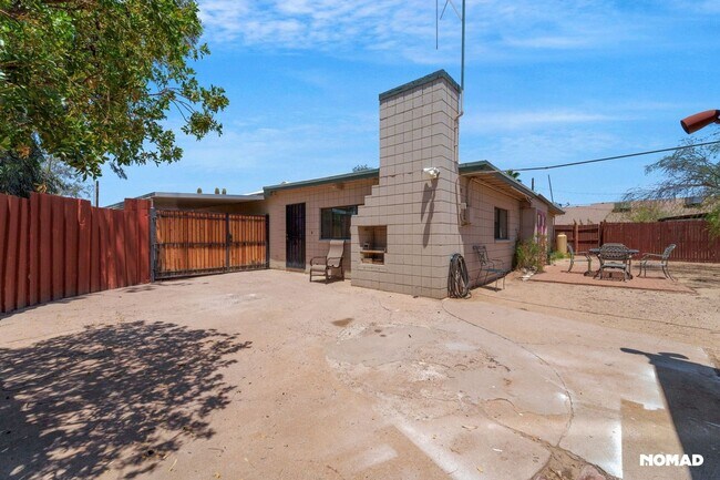 Building Photo - Spacious 3BR House in Phoenix