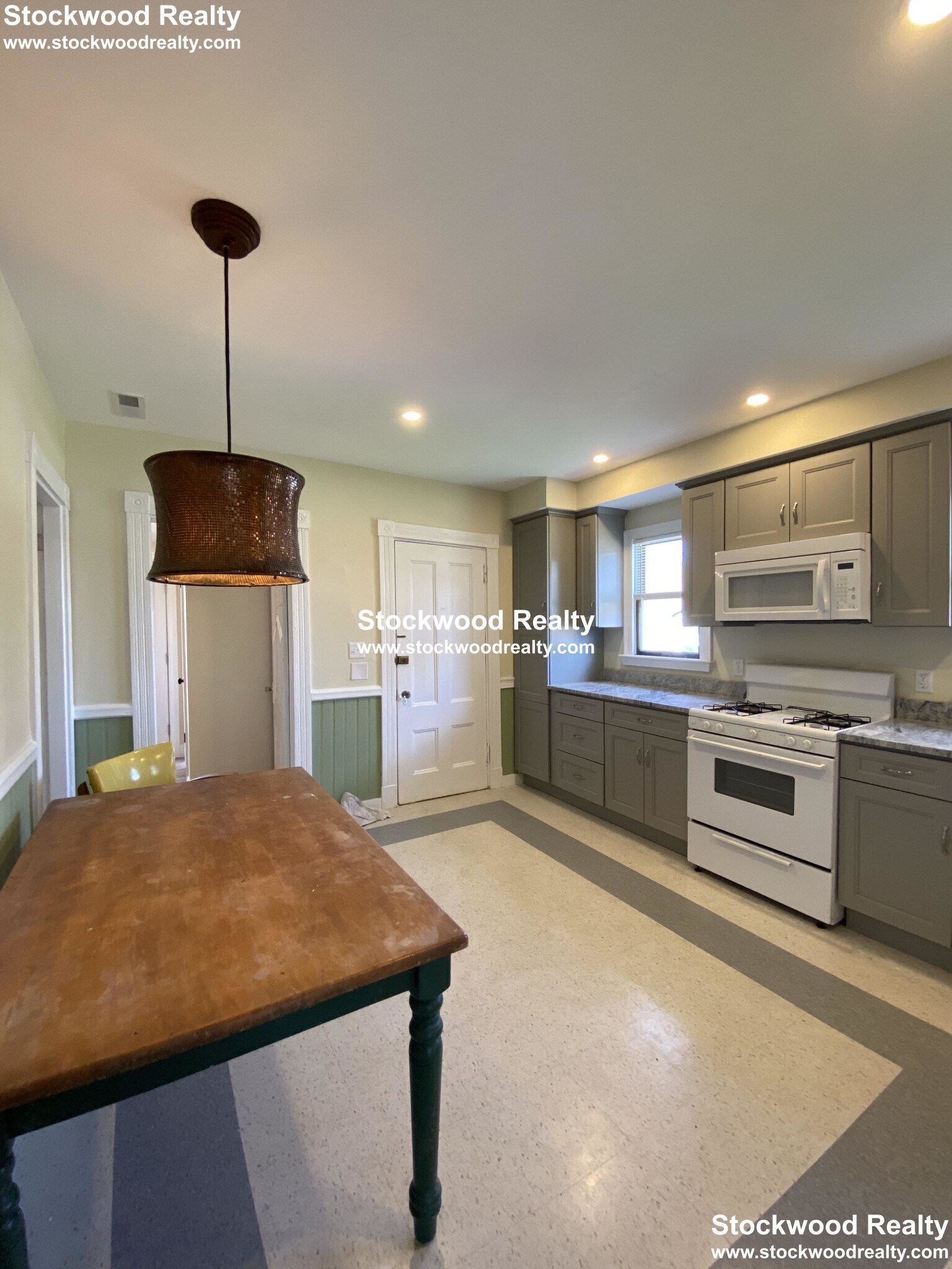 Building Photo - 18 Haverford St