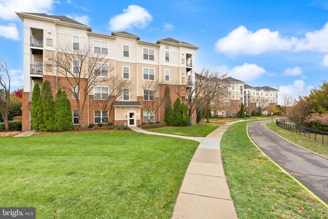 Building Photo - 3840 Lightfoot St