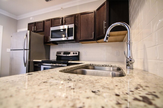 Building Photo - 105 Cornerstone St